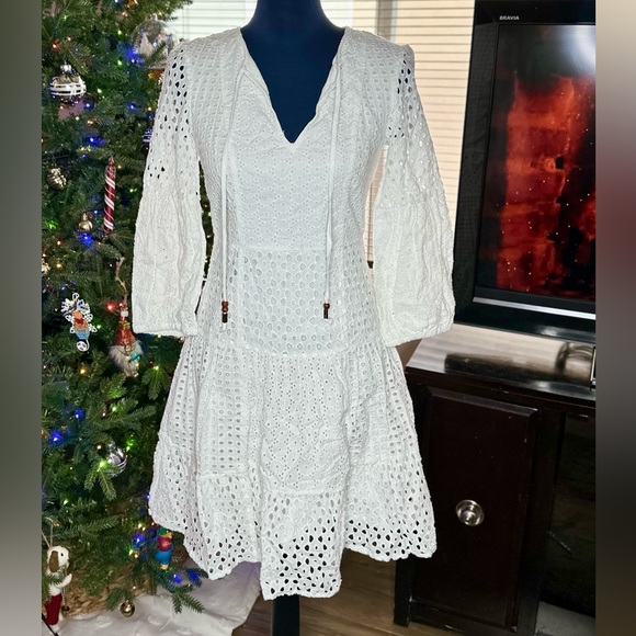 EUC Vince Camuto 3/4 Lantern Sleeve White Eyelet Lace Fit & Flare Dress - Picture 5 of 16